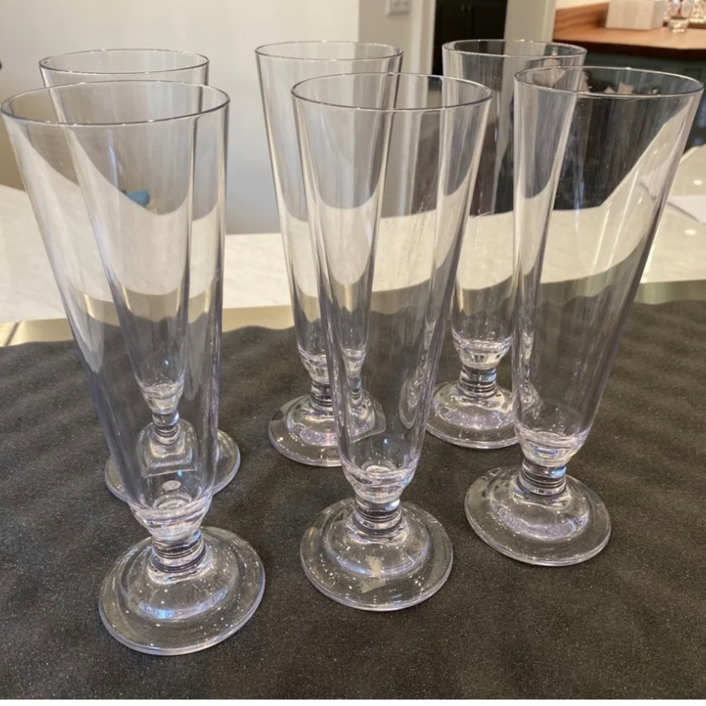 Set of six plastic (polycarbonate) beer pilsners